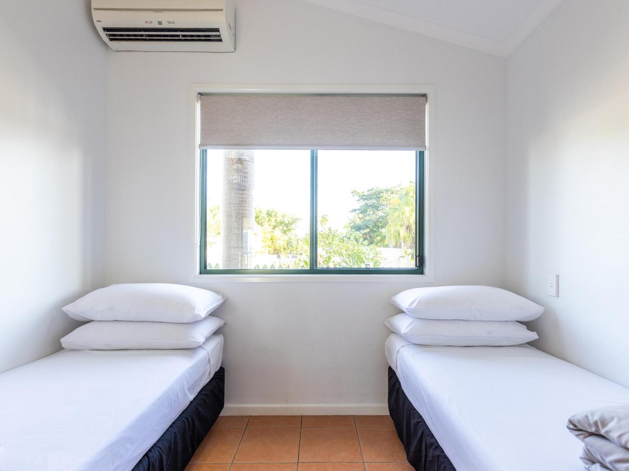 Nrma Bowen Beachfront Holiday Park Chambre photo