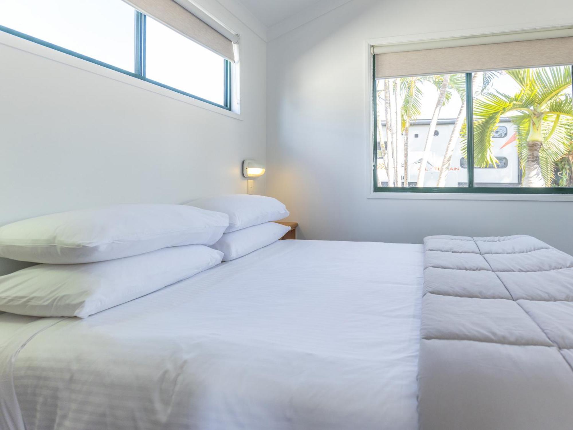 Nrma Bowen Beachfront Holiday Park Chambre photo