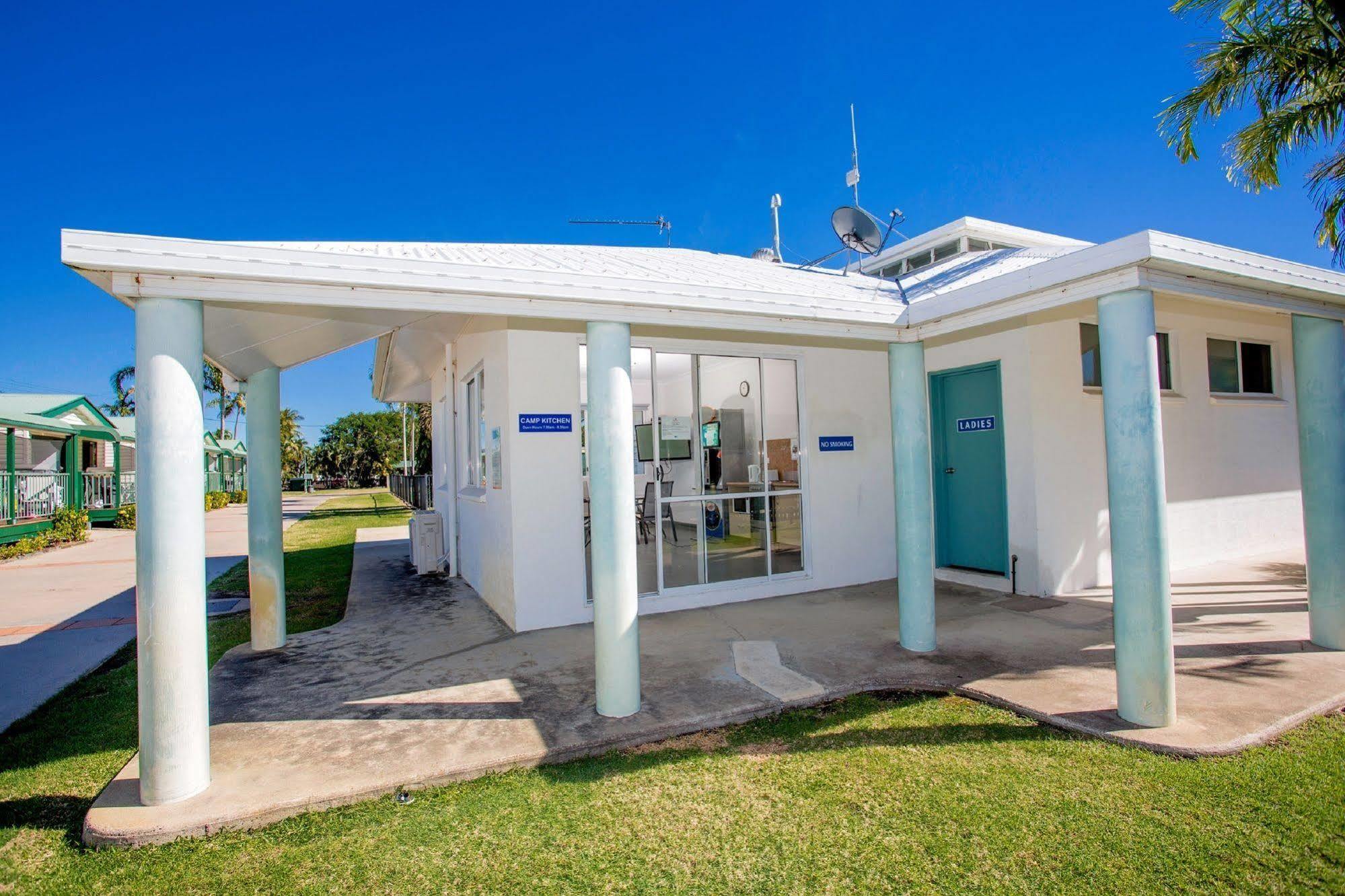 Nrma Bowen Beachfront Holiday Park Extérieur photo